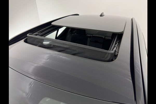 Volvo XC40 Recharge P8 AWD R-Design [ 3-Fase ] { SOH-89%} (INCL-BTW) *PANO | LEATHER-ALCANTARA | DIGI-COCKPIT | FULL-LED | PREMIUM-AUDIO | CARPLAY | KEYLESS | NAVI-FULLMAP | ECC | PDC | HEATED-SPORTSEATS | BLIS | PRIVACY-GLASS | 19''ALU*