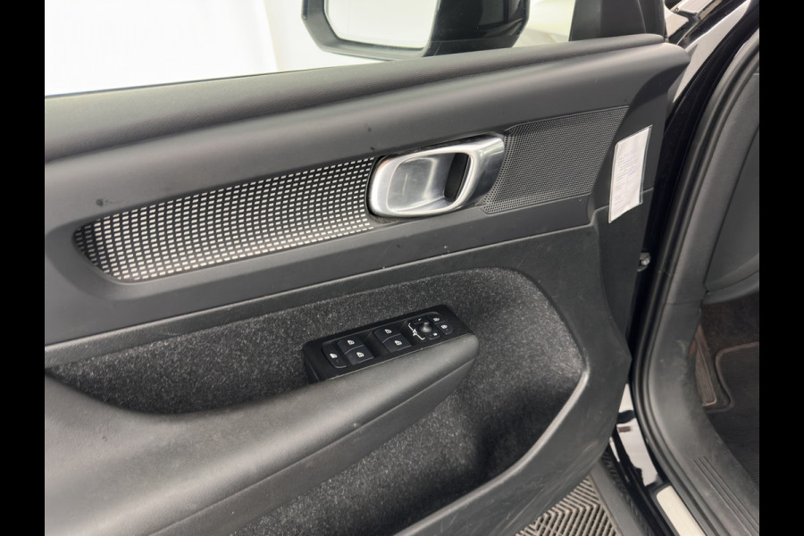 Volvo XC40 Recharge P8 AWD R-Design [ 3-Fase ] { SOH-89%} (INCL-BTW) *PANO | LEATHER-ALCANTARA | DIGI-COCKPIT | FULL-LED | PREMIUM-AUDIO | CARPLAY | KEYLESS | NAVI-FULLMAP | ECC | PDC | HEATED-SPORTSEATS | BLIS | PRIVACY-GLASS | 19''ALU*