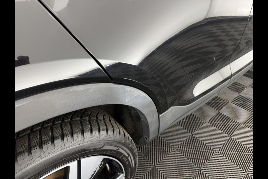 Volvo XC40 Recharge P8 AWD R-Design [ 3-Fase ] { SOH-89%} (INCL-BTW) *PANO | LEATHER-ALCANTARA | DIGI-COCKPIT | FULL-LED | PREMIUM-AUDIO | CARPLAY | KEYLESS | NAVI-FULLMAP | ECC | PDC | HEATED-SPORTSEATS | BLIS | PRIVACY-GLASS | 19''ALU*