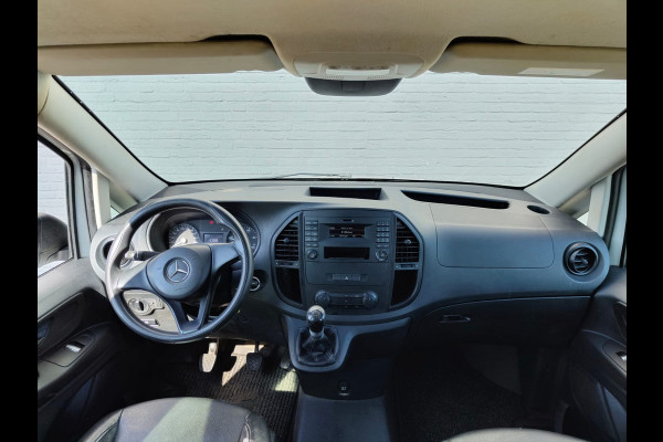 Mercedes-Benz Vito 111CDI Lang Dubbele Cabine Leder Airco Trekhaak Imperial Ladderrol Bluetooth Licht/Regen-Sensor Betonplex Vloer Lat om Lat Betimmering Zijschuifdeur Comfort 1e eigenaar! Euro 6