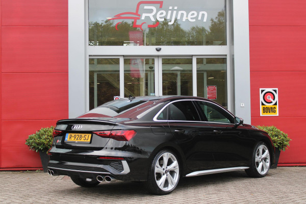 Audi A3 Limousine 2.0 TFSI 310PK S3 QUATTRO | APPLE CARPLAY/ANDROID AUTO | STOEL VERWARMING | S-LINE INTERIEUR/EXTERIEUR | SPORT STUUR S-LINE MET SCHAKEL FUNCTIE | NAVIGATIE | VIRTUAL COCKPIT PLUS | GLANS PAKKET | CRUISE CONTROL | ADVANCED KEY | AMBIENTE VERLICHTING | LANE ASSIST | CLIMATE CONTROL | FULL LED KOPLAMPEN | SPORT STOELEN | PARKEER SENSOREN ACHTER | S SPORTONDERSTEL | S REMMEN | DRAADLOZE TELEFOONLADER |