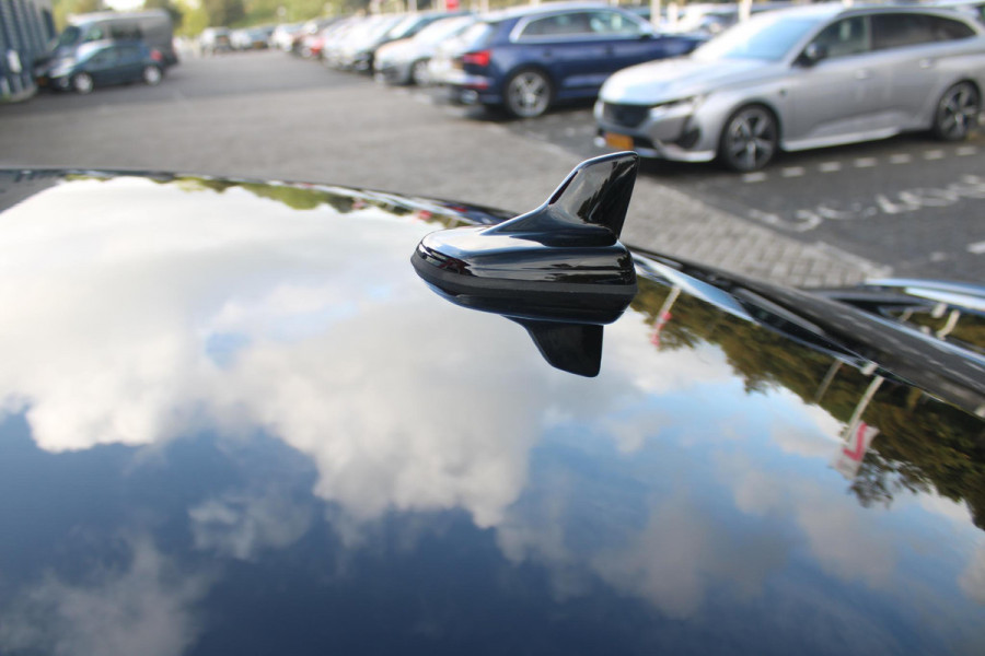 Audi A3 Limousine 2.0 TFSI 310PK S3 QUATTRO | APPLE CARPLAY/ANDROID AUTO | STOEL VERWARMING | S-LINE INTERIEUR/EXTERIEUR | SPORT STUUR S-LINE MET SCHAKEL FUNCTIE | NAVIGATIE | VIRTUAL COCKPIT PLUS | GLANS PAKKET | CRUISE CONTROL | ADVANCED KEY | AMBIENTE VERLICHTING | LANE ASSIST | CLIMATE CONTROL | FULL LED KOPLAMPEN | SPORT STOELEN | PARKEER SENSOREN ACHTER | S SPORTONDERSTEL | S REMMEN | DRAADLOZE TELEFOONLADER |