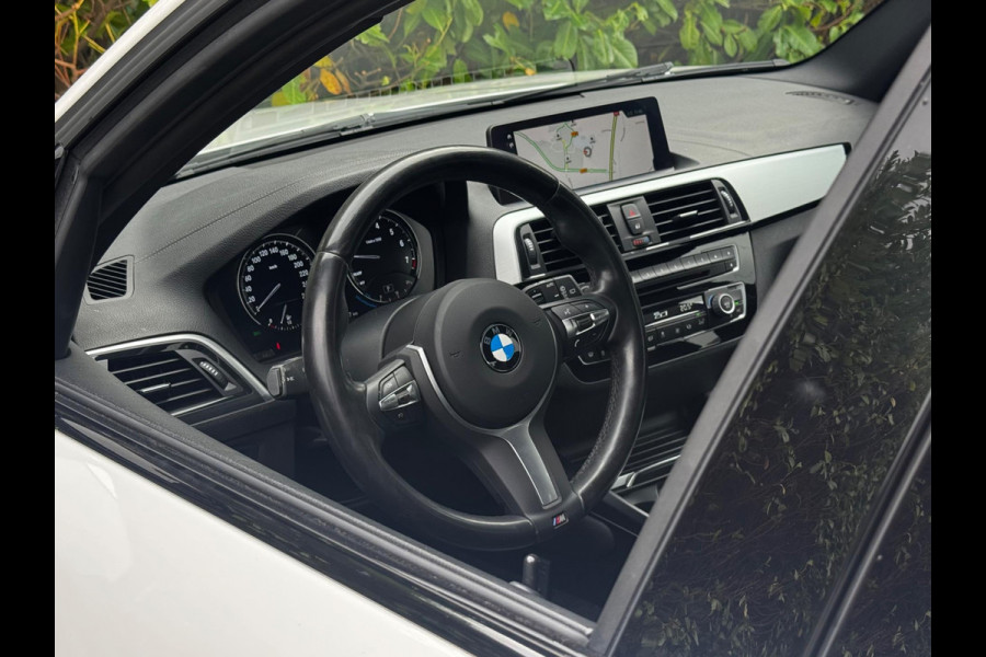 BMW 1-serie 118i M SPORT LEDER CLIMA CRUISE ORIGINEEL NEDERLANDS NAP