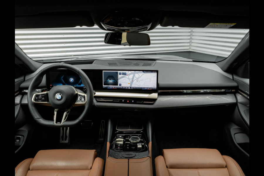 BMW 5 Serie 520i M-Sport - Pano - Driving Ass Plus - Harman Kardon - Stoelventilatie