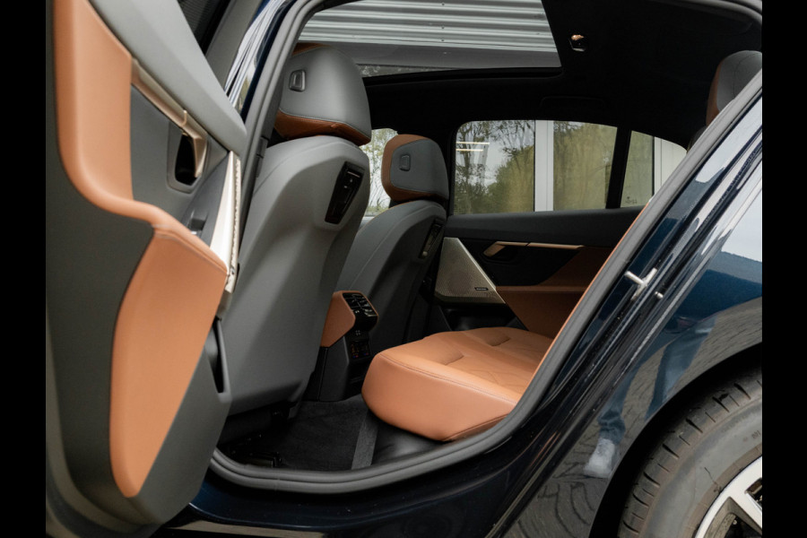 BMW 5 Serie 520i M-Sport - Pano - Driving Ass Plus - Harman Kardon - Stoelventilatie