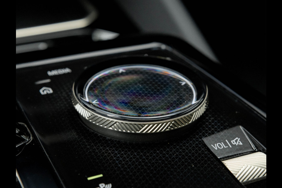BMW 5 Serie 520i M-Sport - Pano - Driving Ass Plus - Harman Kardon - Stoelventilatie