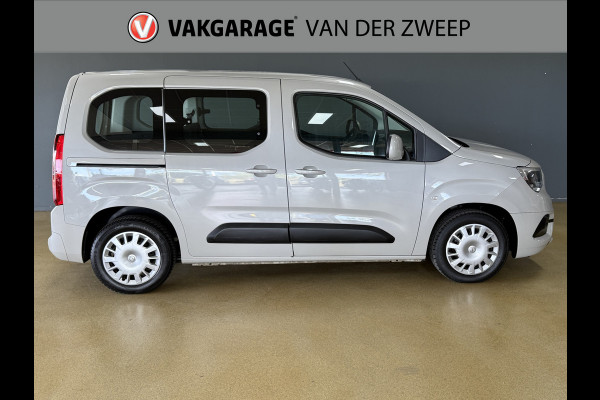 Opel Combo Tour 1.2 Turbo L1H1 Edition | Carplay | Navi | Trekhaak Opel Combo Tour 1.2 Turbo L1H1 Edition | Carplay | Navi | Trekhaak