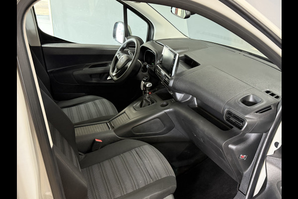 Opel Combo Tour 1.2 Turbo L1H1 Edition | Carplay | Navi | Trekhaak Opel Combo Tour 1.2 Turbo L1H1 Edition | Carplay | Navi | Trekhaak