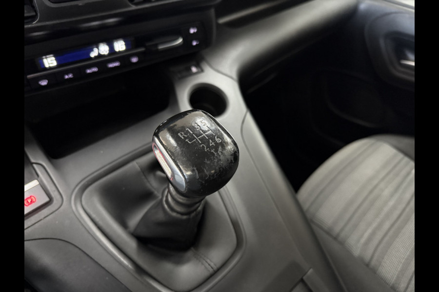 Opel Combo Tour 1.2 Turbo L1H1 Edition | Carplay | Navi | Trekhaak Opel Combo Tour 1.2 Turbo L1H1 Edition | Carplay | Navi | Trekhaak