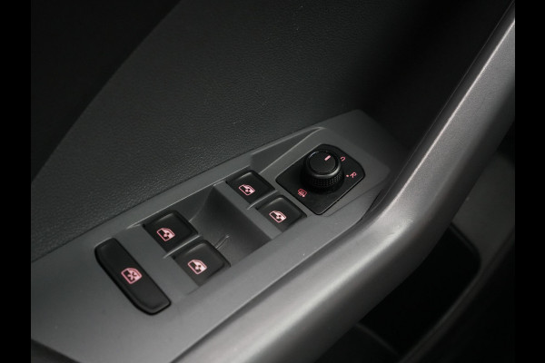 Volkswagen T-Cross 1.0 TSI 115pk Life Navigatie Trekhaak Acc Pdc Carplay Side Assist 145 Volkswagen T-Cross 1.0 TSI 115pk Life Navigatie Trekhaak Acc Pdc Carplay Side Assist 145