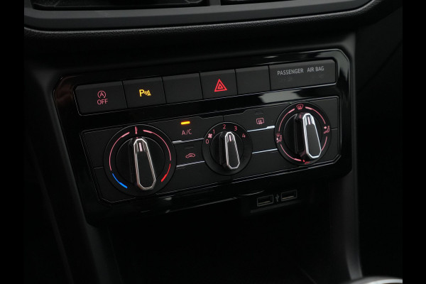 Volkswagen T-Cross 1.0 TSI 115pk Life Navigatie Trekhaak Acc Pdc Carplay Side Assist 145 Volkswagen T-Cross 1.0 TSI 115pk Life Navigatie Trekhaak Acc Pdc Carplay Side Assist 145