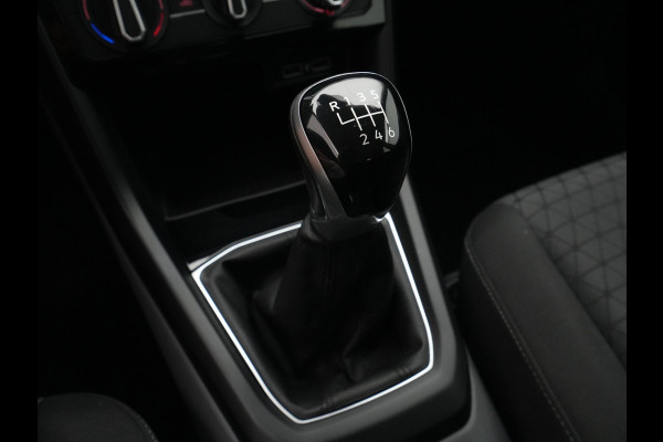 Volkswagen T-Cross 1.0 TSI 115pk Life Navigatie Trekhaak Acc Pdc Carplay Side Assist 145 Volkswagen T-Cross 1.0 TSI 115pk Life Navigatie Trekhaak Acc Pdc Carplay Side Assist 145