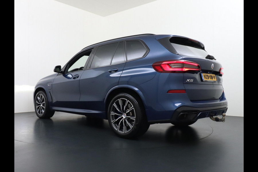 BMW X5 xDrive45e High Executive M SPORT VAN: 69.900,- VOOR: 64.440,- UW HERFSTVOORDEEL: 5.460,- M SPORT MEMORY SEAT | LASER LED | DRIV. ASS. PROFFESIONAL | PANO | 360 CAMERA | LUCHTVERING| ELEK. TREKHAAK | MEGA VOL!