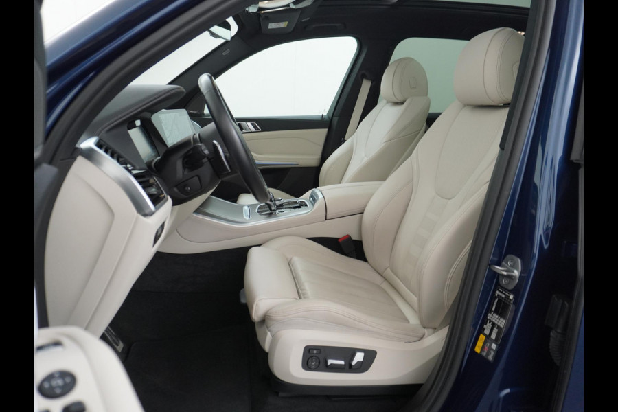 BMW X5 xDrive45e High Executive M SPORT VAN: 69.900,- VOOR: 64.440,- UW HERFSTVOORDEEL: 5.460,- M SPORT MEMORY SEAT | LASER LED | DRIV. ASS. PROFFESIONAL | PANO | 360 CAMERA | LUCHTVERING| ELEK. TREKHAAK | MEGA VOL!