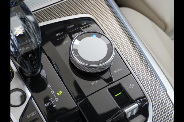 BMW X5 xDrive45e High Executive M SPORT VAN: 69.900,- VOOR: 64.440,- UW HERFSTVOORDEEL: 5.460,- M SPORT MEMORY SEAT | LASER LED | DRIV. ASS. PROFFESIONAL | PANO | 360 CAMERA | LUCHTVERING| ELEK. TREKHAAK | MEGA VOL!