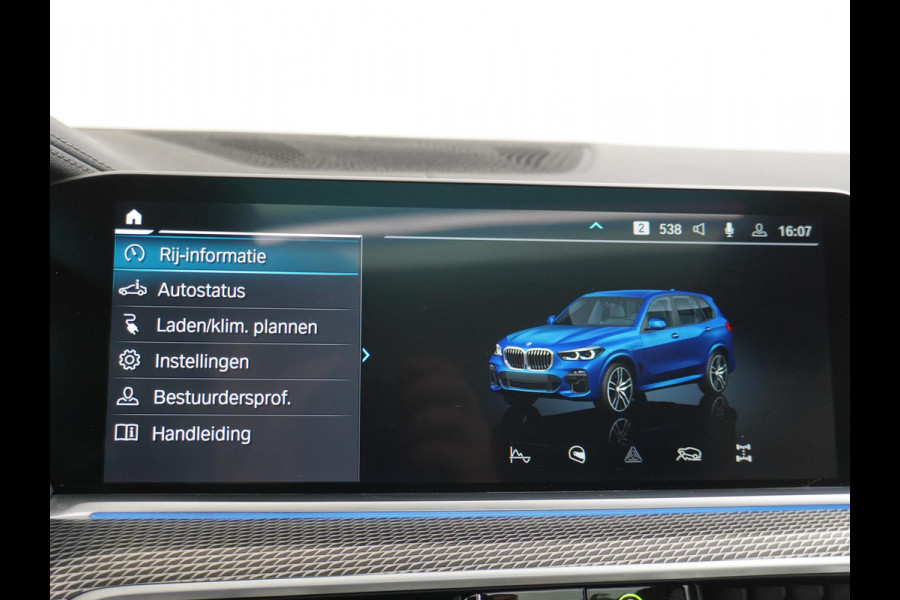 BMW X5 xDrive45e High Executive M SPORT VAN: 69.900,- VOOR: 64.440,- UW HERFSTVOORDEEL: 5.460,- M SPORT MEMORY SEAT | LASER LED | DRIV. ASS. PROFFESIONAL | PANO | 360 CAMERA | LUCHTVERING| ELEK. TREKHAAK | MEGA VOL!