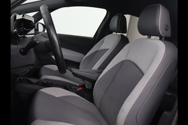 Volkswagen ID.3 First Plus 58 kWh | Automaat | Camera | Stoelverwarming | Climate control | Stuurverwarming | Adaptive cruise | Sfeerverlichting | Navigatie | LMV 19 inch
