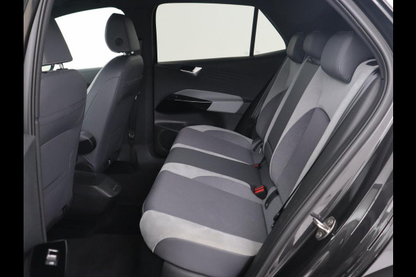 Volkswagen ID.3 First Plus 58 kWh | Automaat | Camera | Stoelverwarming | Climate control | Stuurverwarming | Adaptive cruise | Sfeerverlichting | Navigatie | LMV 19 inch