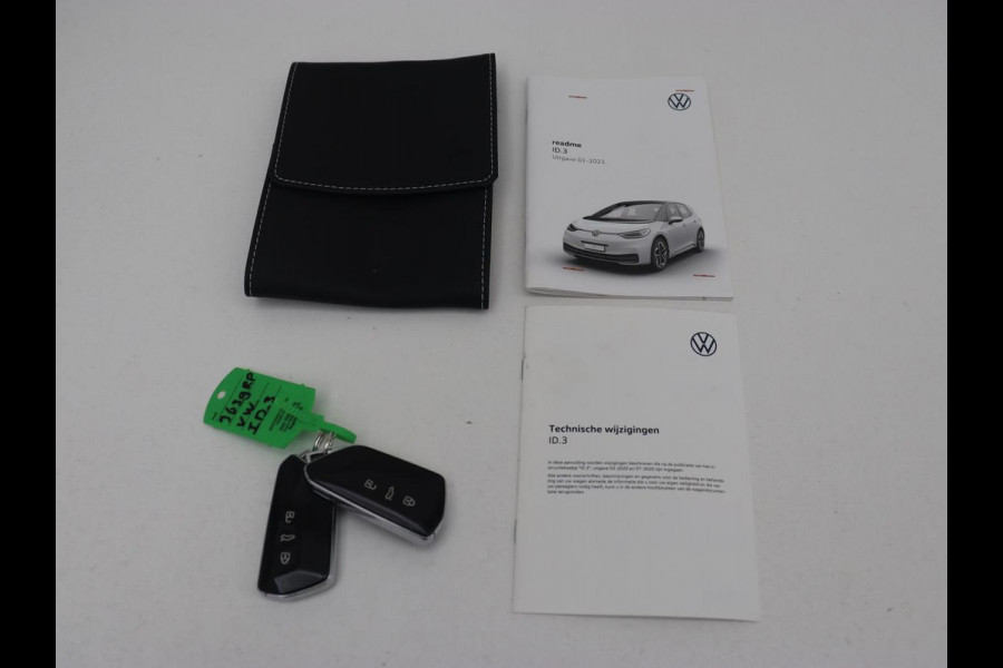 Volkswagen ID.3 First Plus 58 kWh | Automaat | Camera | Stoelverwarming | Climate control | Stuurverwarming | Adaptive cruise | Sfeerverlichting | Navigatie | LMV 19 inch