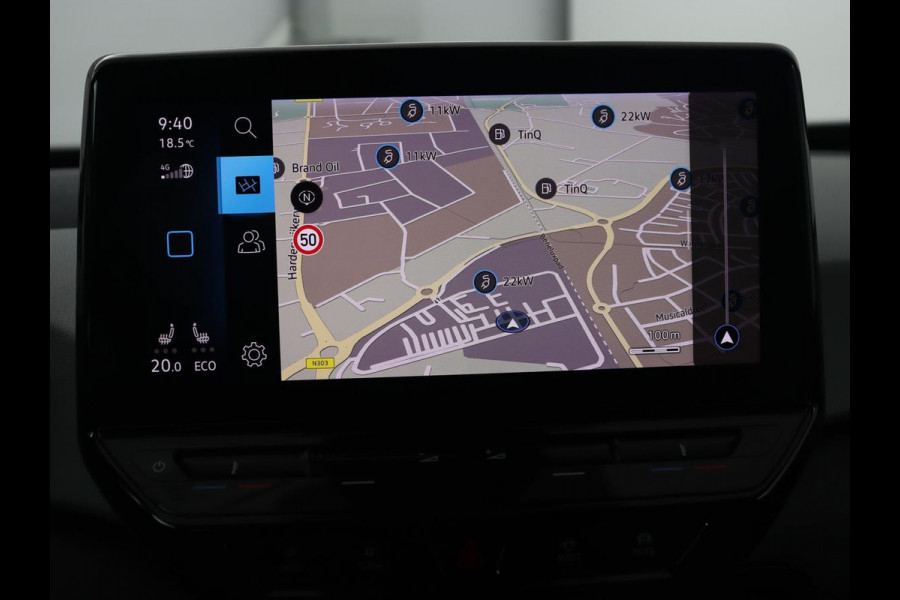 Volkswagen ID.3 First Plus 58 kWh | Automaat | Camera | Stoelverwarming | Climate control | Stuurverwarming | Adaptive cruise | Sfeerverlichting | Navigatie | LMV 19 inch