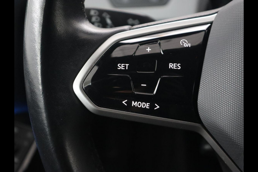 Volkswagen ID.3 First Plus 58 kWh | Automaat | Camera | Stoelverwarming | Climate control | Stuurverwarming | Adaptive cruise | Sfeerverlichting | Navigatie | LMV 19 inch