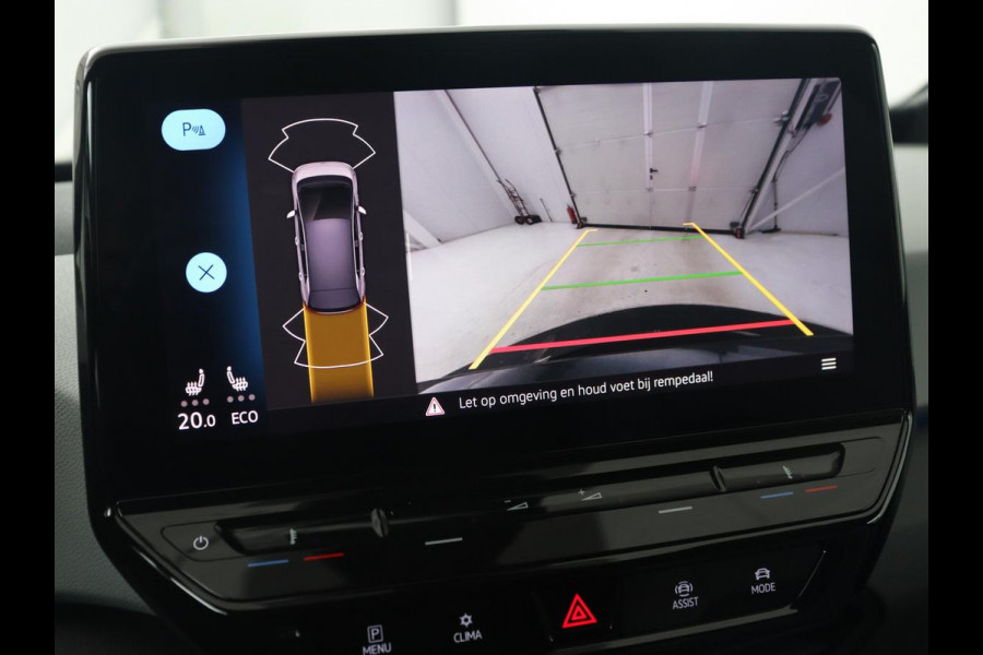 Volkswagen ID.3 First Plus 58 kWh | Automaat | Camera | Stoelverwarming | Climate control | Stuurverwarming | Adaptive cruise | Sfeerverlichting | Navigatie | LMV 19 inch