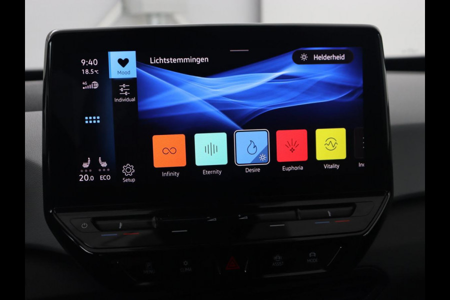Volkswagen ID.3 First Plus 58 kWh | Automaat | Camera | Stoelverwarming | Climate control | Stuurverwarming | Adaptive cruise | Sfeerverlichting | Navigatie | LMV 19 inch