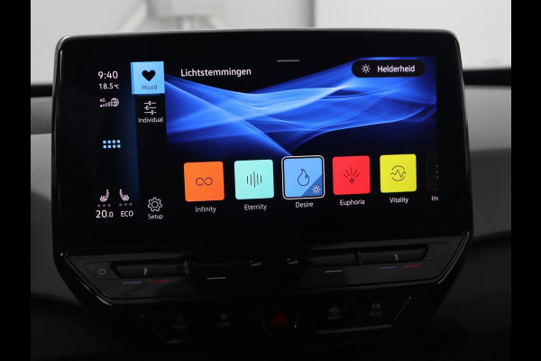 Volkswagen ID.3 First Plus 58 kWh | Automaat | Camera | Stoelverwarming | Climate control | Stuurverwarming | Adaptive cruise | Sfeerverlichting | Navigatie | LMV 19 inch