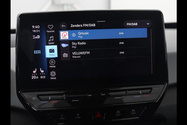 Volkswagen ID.3 First Plus 58 kWh | Automaat | Camera | Stoelverwarming | Climate control | Stuurverwarming | Adaptive cruise | Sfeerverlichting | Navigatie | LMV 19 inch
