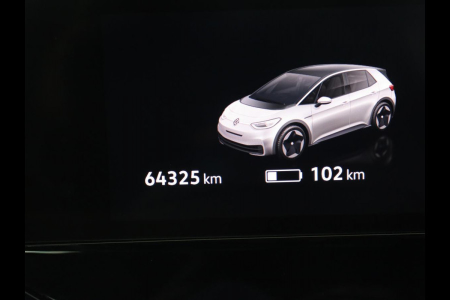 Volkswagen ID.3 First Plus 58 kWh | Automaat | Camera | Stoelverwarming | Climate control | Stuurverwarming | Adaptive cruise | Sfeerverlichting | Navigatie | LMV 19 inch