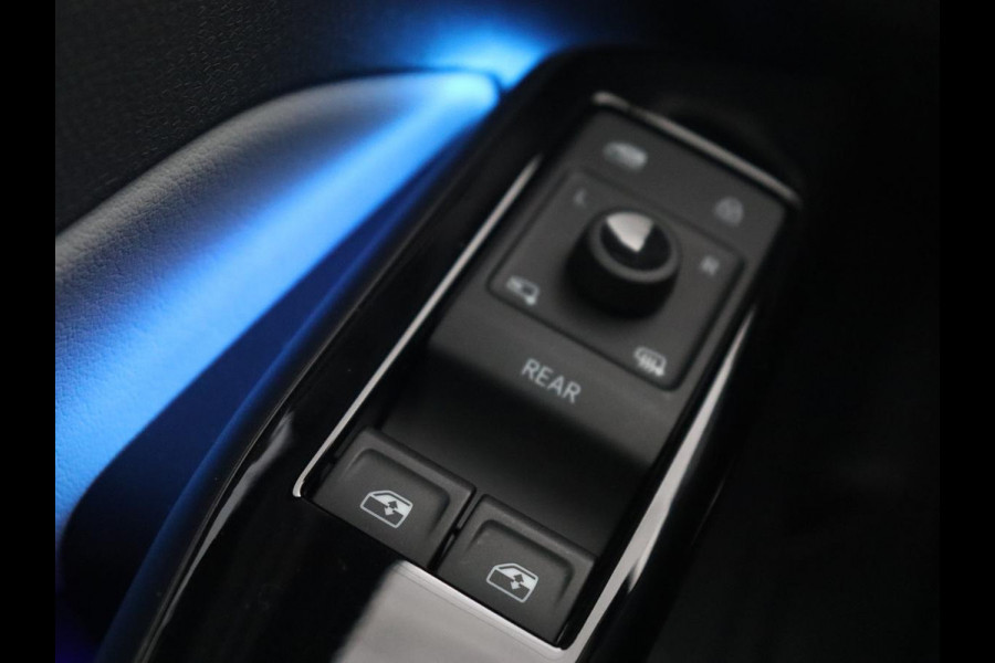 Volkswagen ID.3 First Plus 58 kWh | Automaat | Camera | Stoelverwarming | Climate control | Stuurverwarming | Adaptive cruise | Sfeerverlichting | Navigatie | LMV 19 inch