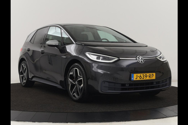 Volkswagen ID.3 First Plus 58 kWh | Automaat | Camera | Stoelverwarming | Climate control | Stuurverwarming | Adaptive cruise | Sfeerverlichting | Navigatie | LMV 19 inch