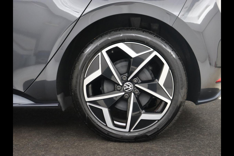 Volkswagen ID.3 First Plus 58 kWh | Automaat | Camera | Stoelverwarming | Climate control | Stuurverwarming | Adaptive cruise | Sfeerverlichting | Navigatie | LMV 19 inch