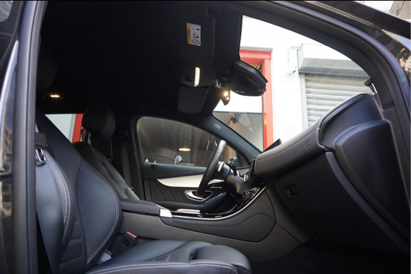 Mercedes-Benz EQC 400 4MATIC AMG Line Premium Plus 80 kWh | BTW | Adaptive Cruise | Lane Departure | 21inch | Sfeerverlichting | Mercedes garantie 04/2026 | Topstaat