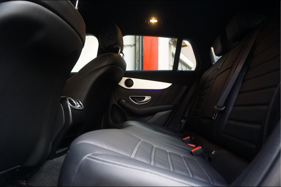 Mercedes-Benz EQC 400 4MATIC AMG Line Premium Plus 80 kWh | BTW | Adaptive Cruise | Lane Departure | 21inch | Sfeerverlichting | Mercedes garantie 04/2026 | Topstaat