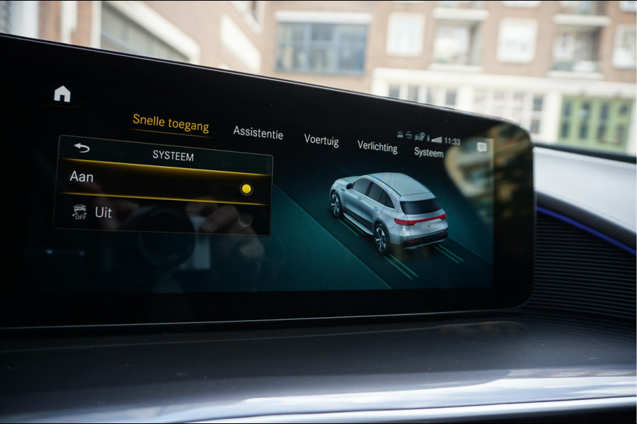 Mercedes-Benz EQC 400 4MATIC AMG Line Premium Plus 80 kWh | BTW | Adaptive Cruise | Lane Departure | 21inch | Sfeerverlichting | Mercedes garantie 04/2026 | Topstaat