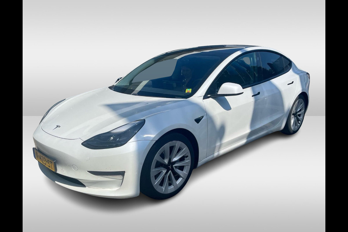 Tesla Model 3 Long Range AWD 75 kWh / Autopilot / Carbon / Panoramadak / Camera / Premium Audio / 19'' / Leder