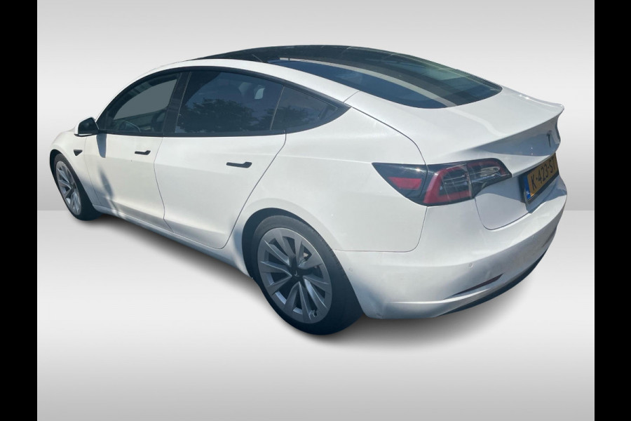 Tesla Model 3 Long Range AWD 75 kWh / Autopilot / Carbon / Panoramadak / Camera / Premium Audio / 19'' / Leder