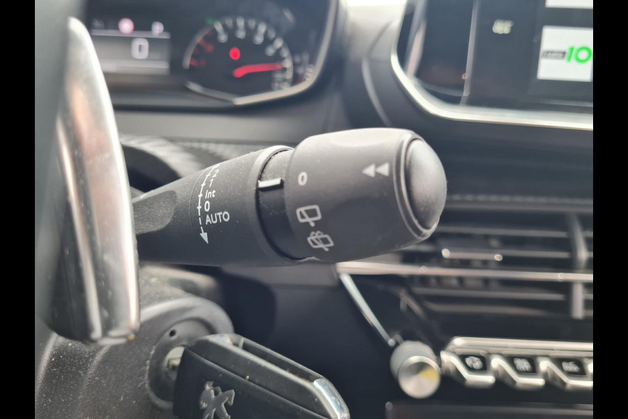 Peugeot 2008 1.2 PureTech Active Pack | Trekhaak | Automaat |