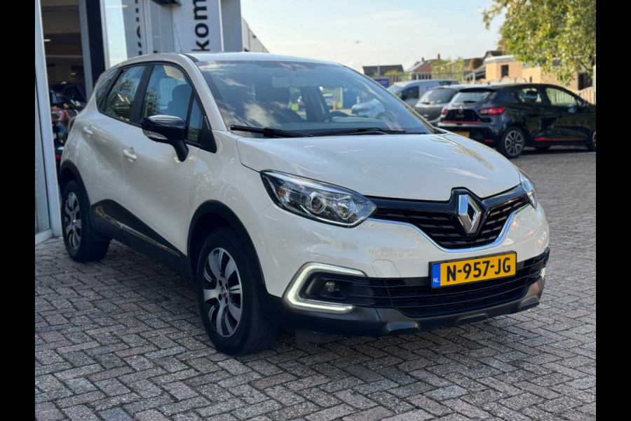 Renault Captur TCe 90 Life / Navi / LM velgen / Parkeersensoren Renault Captur TCe 90 Life / Navi / LM velgen / Parkeersensoren