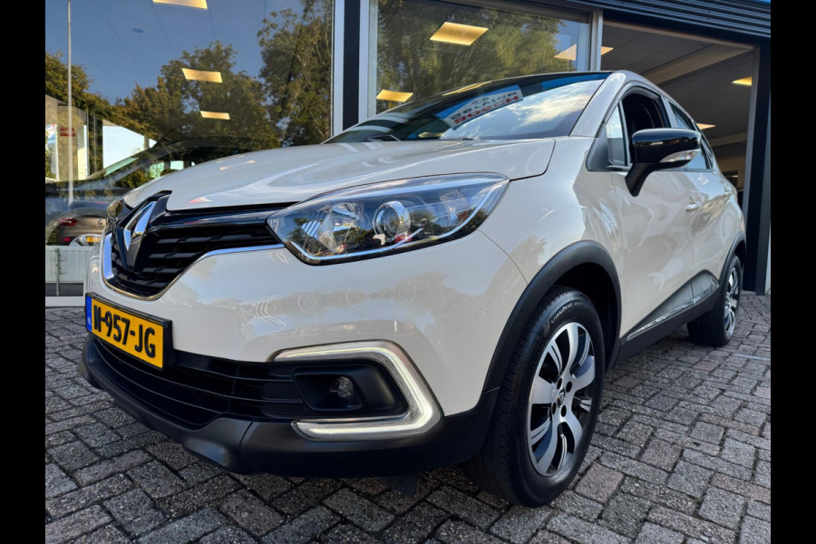 Renault Captur TCe 90 Life / Navi / LM velgen / Parkeersensoren Renault Captur TCe 90 Life / Navi / LM velgen / Parkeersensoren