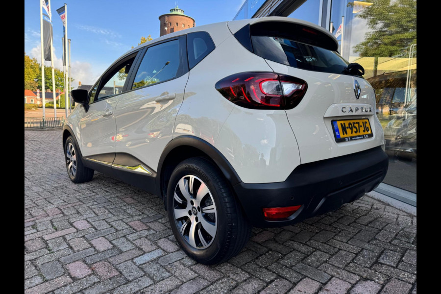 Renault Captur TCe 90 Life / Navi / LM velgen / Parkeersensoren Renault Captur TCe 90 Life / Navi / LM velgen / Parkeersensoren