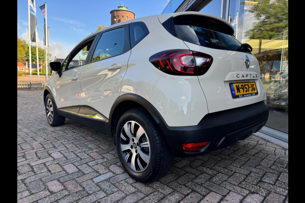 Renault Captur TCe 90 Life / Navi / LM velgen / Parkeersensoren Renault Captur TCe 90 Life / Navi / LM velgen / Parkeersensoren