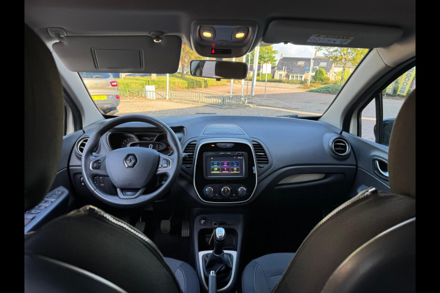 Renault Captur TCe 90 Life / Navi / LM velgen / Parkeersensoren Renault Captur TCe 90 Life / Navi / LM velgen / Parkeersensoren