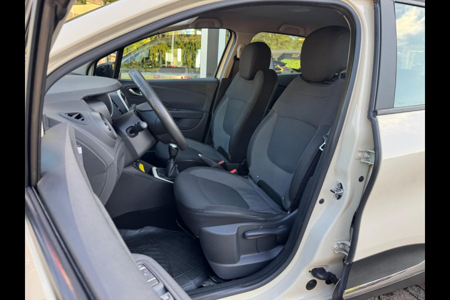 Renault Captur TCe 90 Life / Navi / LM velgen / Parkeersensoren Renault Captur TCe 90 Life / Navi / LM velgen / Parkeersensoren