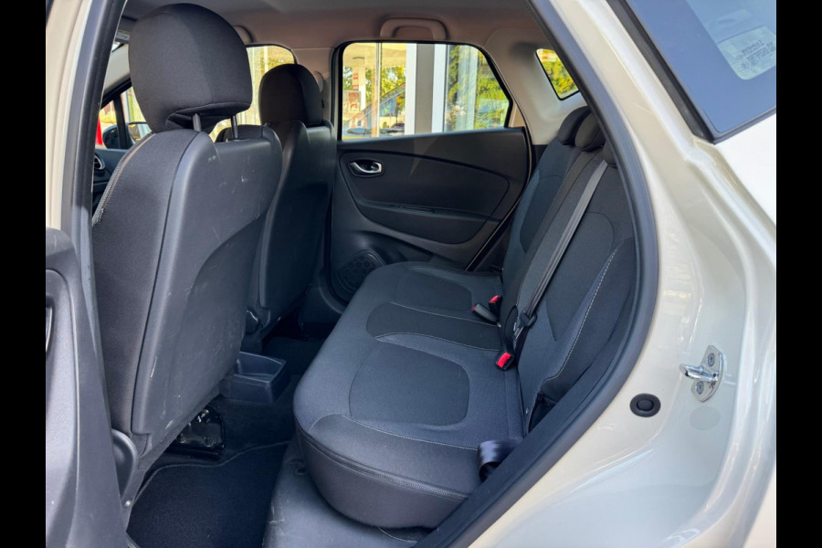 Renault Captur TCe 90 Life / Navi / LM velgen / Parkeersensoren Renault Captur TCe 90 Life / Navi / LM velgen / Parkeersensoren