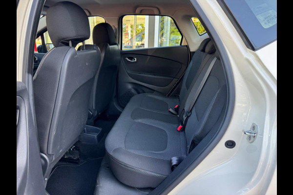Renault Captur TCe 90 Life / Navi / LM velgen / Parkeersensoren Renault Captur TCe 90 Life / Navi / LM velgen / Parkeersensoren