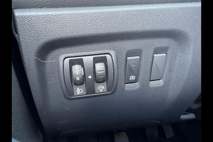 Renault Captur TCe 90 Life / Navi / LM velgen / Parkeersensoren Renault Captur TCe 90 Life / Navi / LM velgen / Parkeersensoren