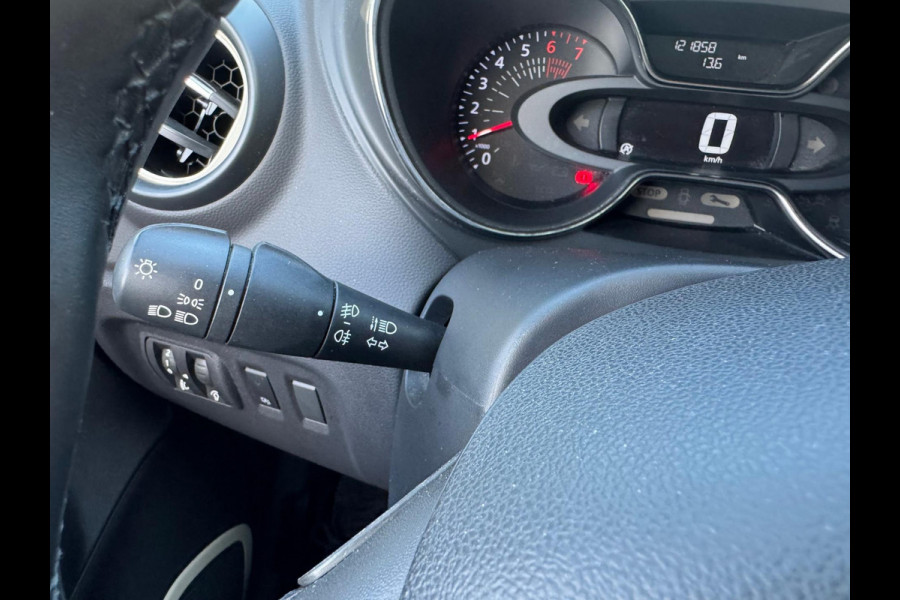 Renault Captur TCe 90 Life / Navi / LM velgen / Parkeersensoren Renault Captur TCe 90 Life / Navi / LM velgen / Parkeersensoren
