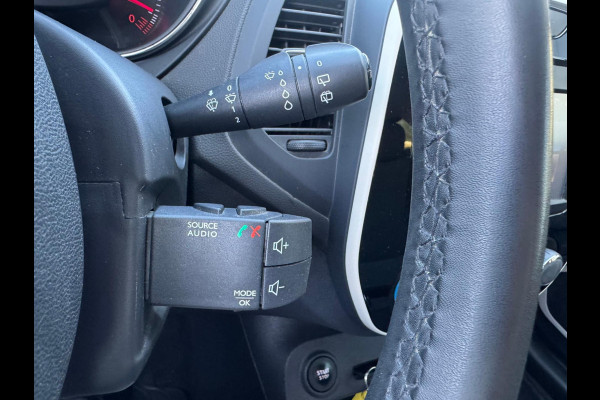Renault Captur TCe 90 Life / Navi / LM velgen / Parkeersensoren Renault Captur TCe 90 Life / Navi / LM velgen / Parkeersensoren